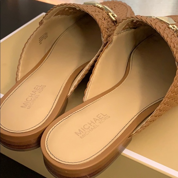 Michael Kors Charlton Slide Acorn - Picture 7 of 15